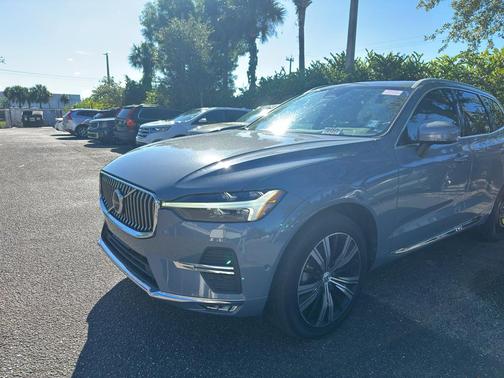 2023 Volvo XC60 B5 Plus Bright Theme