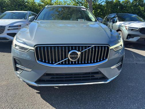 2023 Volvo XC60 B5 Plus Bright Theme