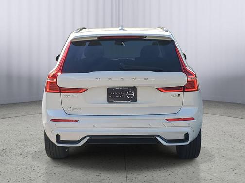 2025 Volvo XC60 B5 Ultra