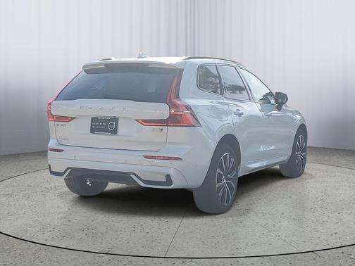 2025 Volvo XC60 B5 Ultra