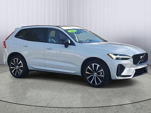 2025 Volvo XC60 B5 Ultra