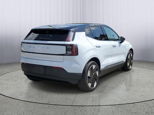 2025 Volvo EX30 Twin Motor Plus