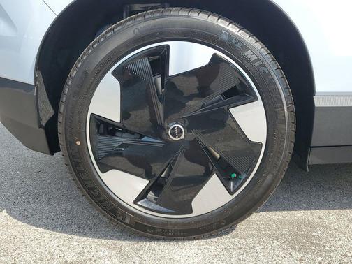 2025 Volvo EX30 Twin Motor Plus