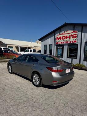 2015 Lexus ES 300h Base