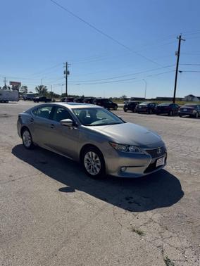 2015 Lexus ES 300h Base
