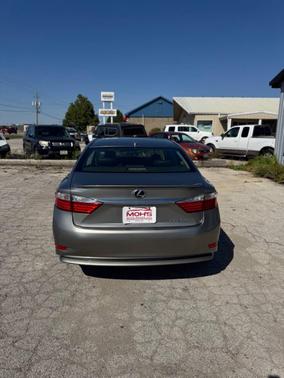 2015 Lexus ES 300h Base