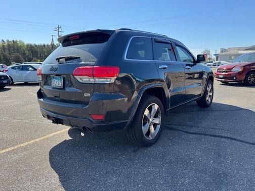 Brilliant Black Crystal Pearlcoat 2016 Jeep Grand Cherokee Overland
