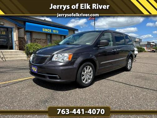 2016 Chrysler Town & Country Touring