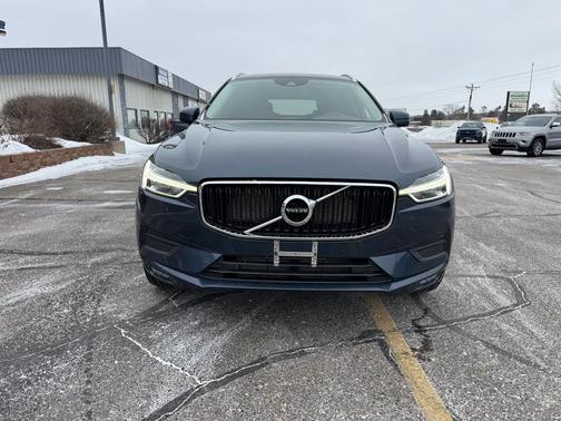 2021 Volvo XC60 T5 Momentum