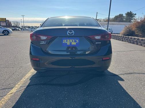 2016 Mazda Mazda3 i Sport