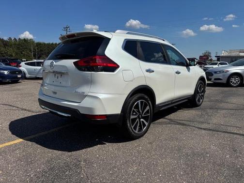 Glacier White 2017 Nissan Rogue