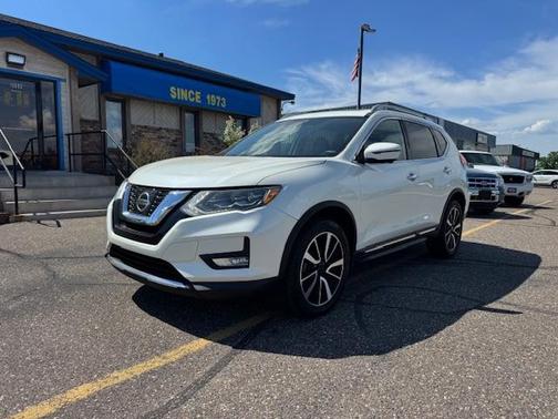 Glacier White 2017 Nissan Rogue