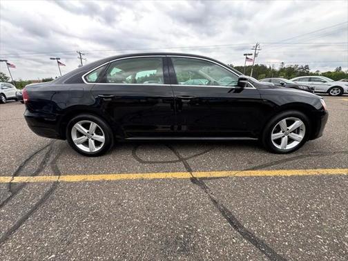 2013 Volkswagen Passat 2.0 TDI SE w/ Sunroof