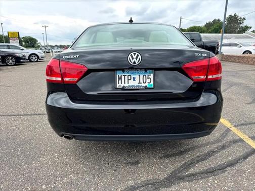 2013 Volkswagen Passat 2.0 TDI SE w/ Sunroof