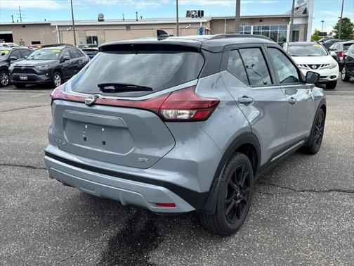 2023 Nissan Kicks SR