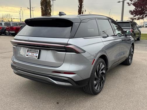 2024 Lincoln Nautilus Reserve