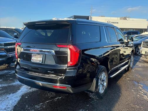 2022 GMC Yukon XL SLT