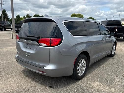 2020 Chrysler Voyager LX