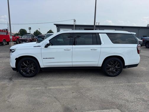 2023 Chevrolet Suburban 4WD High Country