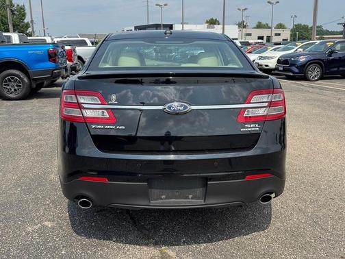2016 Ford Taurus SEL