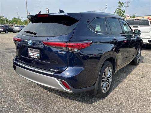 2021 Toyota Highlander Hybrid Platinum
