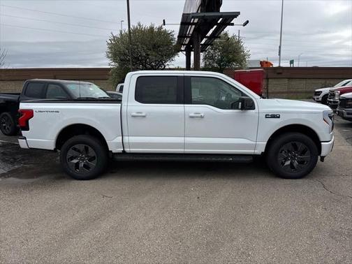 2025 Ford F-150 Lightning Flash