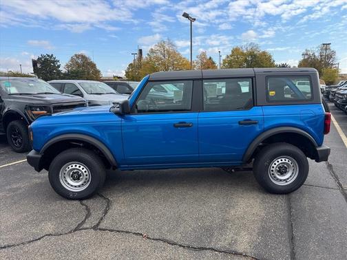 2025 Ford Bronco Base