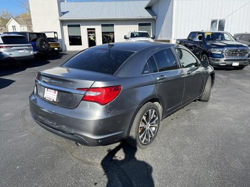 2013 Chrysler 200 Touring