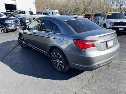 2013 Chrysler 200 Touring