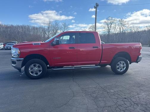 2024 RAM 2500 Big Horn Crew Cab 4x4 6'4' Box