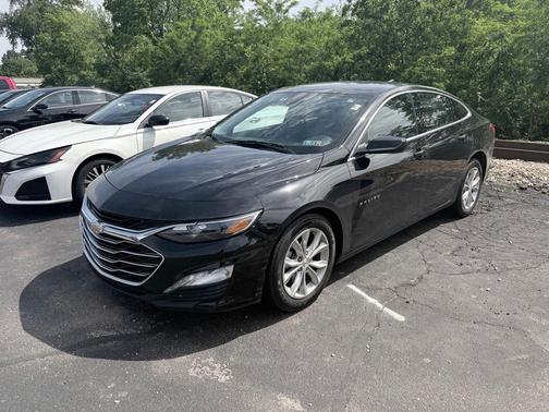 Mosaic Black Metallic 2024 Chevrolet Malibu FWD 1LT