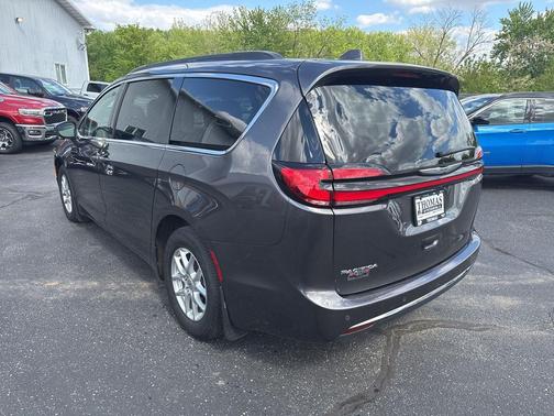 Granite Crystal Metallic Clearcoat 2022 Chrysler Pacifica Touring L