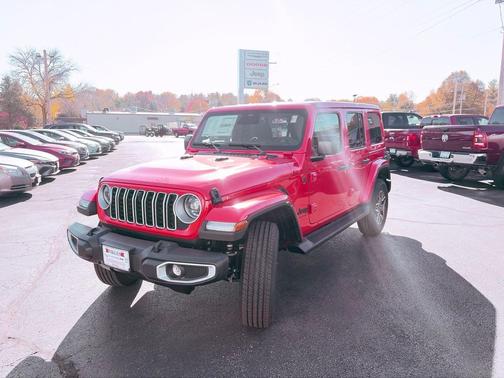 2026 Jeep Wrangler 4-Door Sahara 4x4