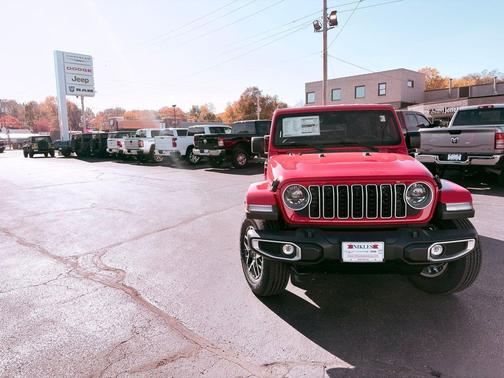2026 Jeep Wrangler 4-Door Sahara 4x4