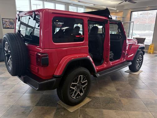 2026 Jeep Wrangler 4-Door Sahara 4x4