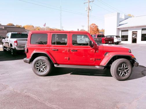 2026 Jeep Wrangler 4-Door Sahara 4x4