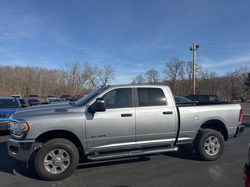 Billet Silver Metallic Clearcoat 2024 RAM 2500 Big Horn Crew Cab 4x4 6'4' Box