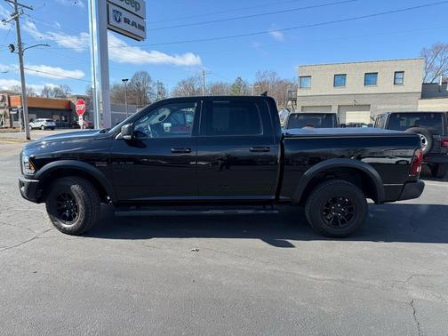 2024 RAM 1500 Classic Warlock Crew Cab 4x4 5'7' Box