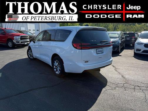 Bright White Clearcoat 2023 Chrysler Pacifica Touring L
