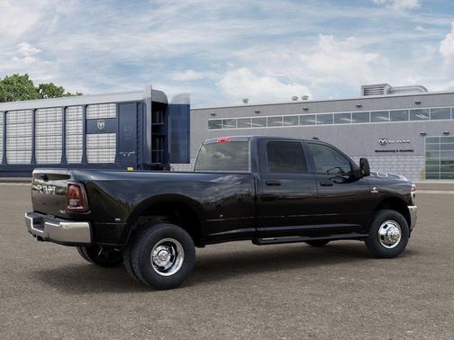 Diamond Black Crystal Pearlcoat 2026 RAM 3500 Tradesman Crew Cab 4x4 8' Box