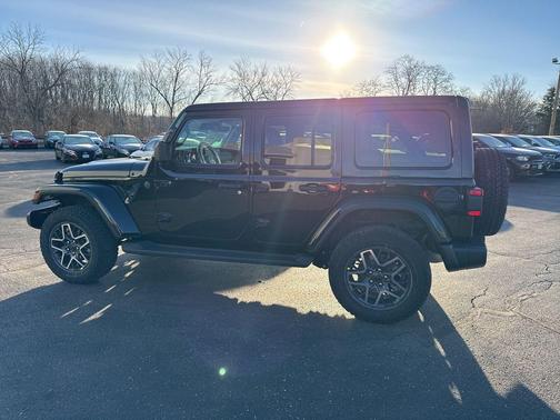 2026 Jeep Wrangler 4-Door Sahara 4x4