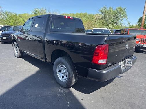 Diamond Black Crystal Pearlcoat 2024 RAM 1500 Tradesman