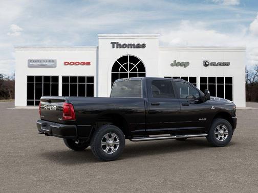 Diamond Black Crystal Pearlcoat 2026 RAM 2500 Big Horn Crew Cab 4x4 6'4' Box