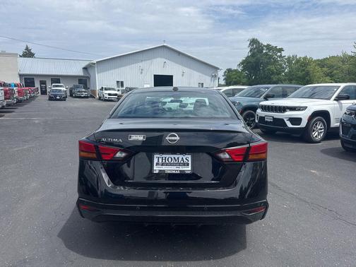 Super Black 2025 Nissan Altima 2.5 SV