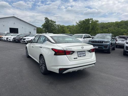 Pearl White 2025 Nissan Altima 2.5 SV