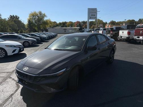 2025 Hyundai ELANTRA Sport