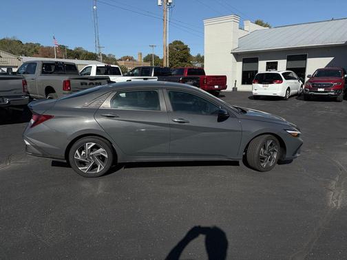 2025 Hyundai ELANTRA Sport