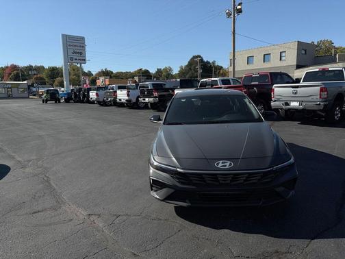 2025 Hyundai ELANTRA Sport