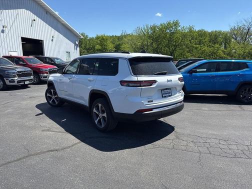 Bright White Clearcoat 2023 Jeep Grand Cherokee L Limited