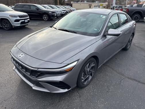 2024 Hyundai ELANTRA Limited